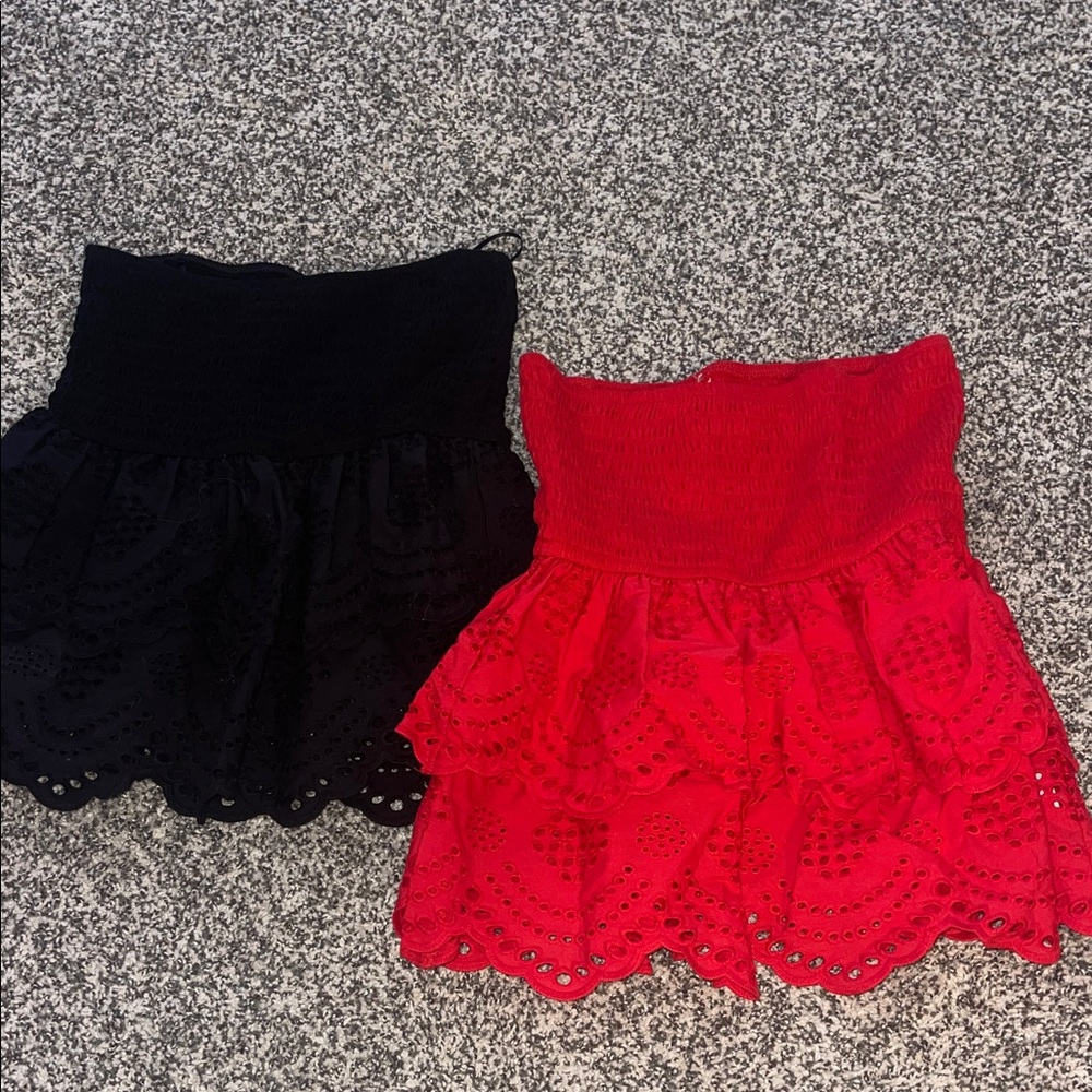 Stradivarius 2 pack Black and Red puffy tube tops.